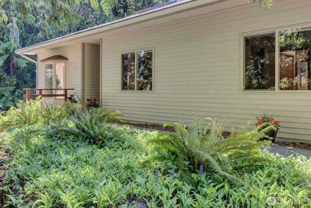 Property photo for 870 238th Avenue Ne, Sammamish photo 2