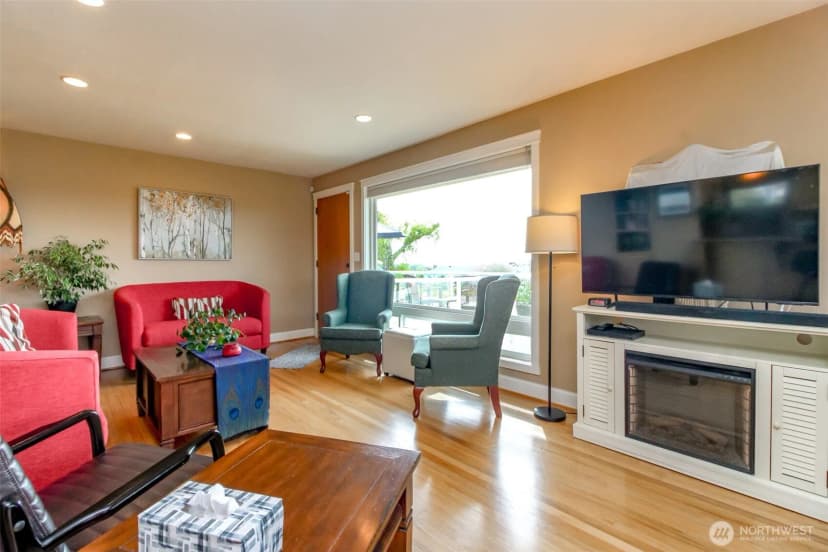 Property photo for 953 S Mountain View Avenue, Tacoma photo 17