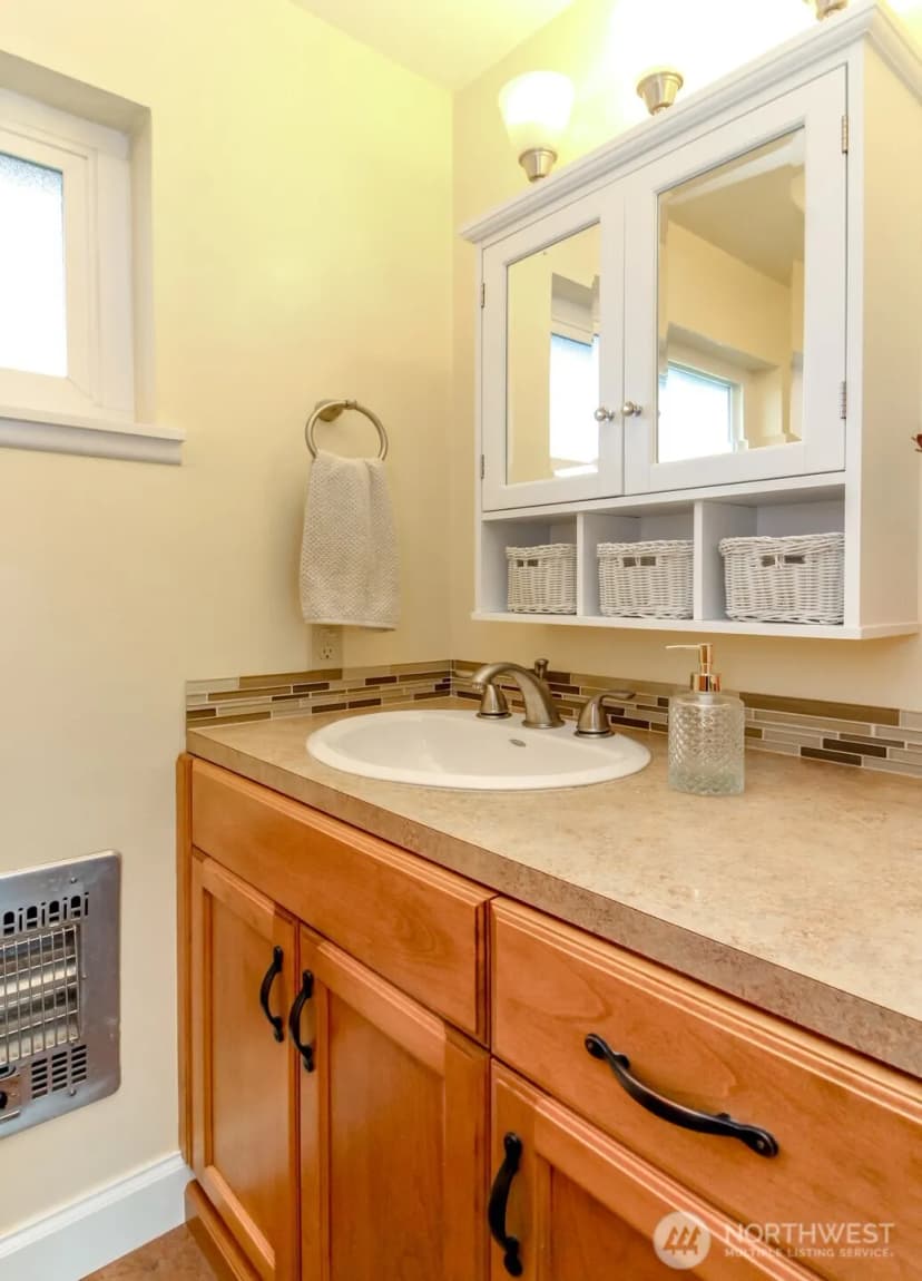 Property photo for 953 S Mountain View Avenue, Tacoma photo 20