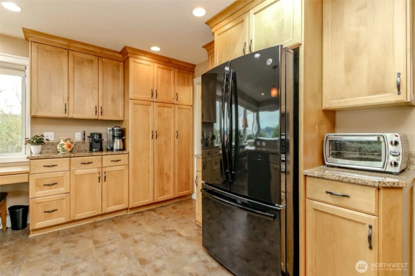 Property photo for 953 S Mountain View Avenue, Tacoma photo 11