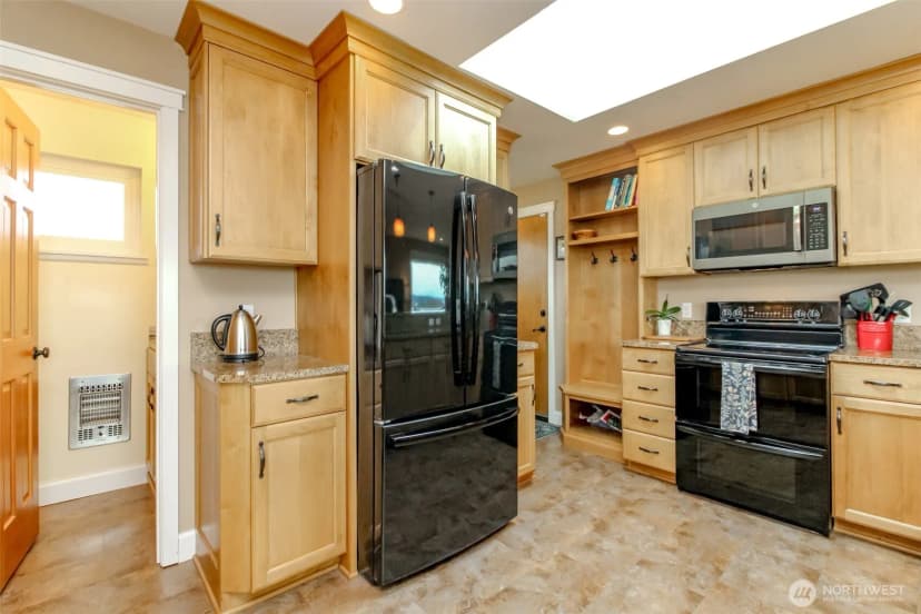 Property photo for 953 S Mountain View Avenue, Tacoma photo 10
