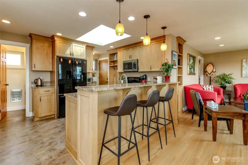 Property photo for 953 S Mountain View Avenue, Tacoma photo 9