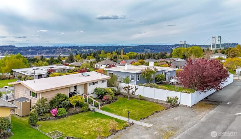 Property photo for 953 S Mountain View Avenue, Tacoma photo 4