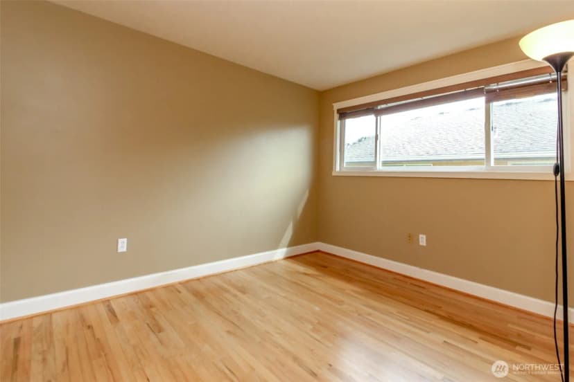 Property photo for 953 S Mountain View Avenue, Tacoma photo 22