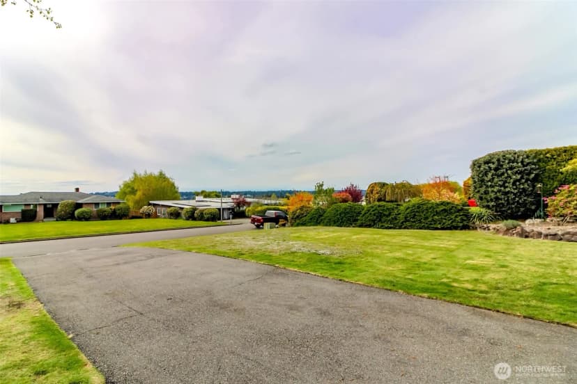 Property photo for 953 S Mountain View Avenue, Tacoma photo 38
