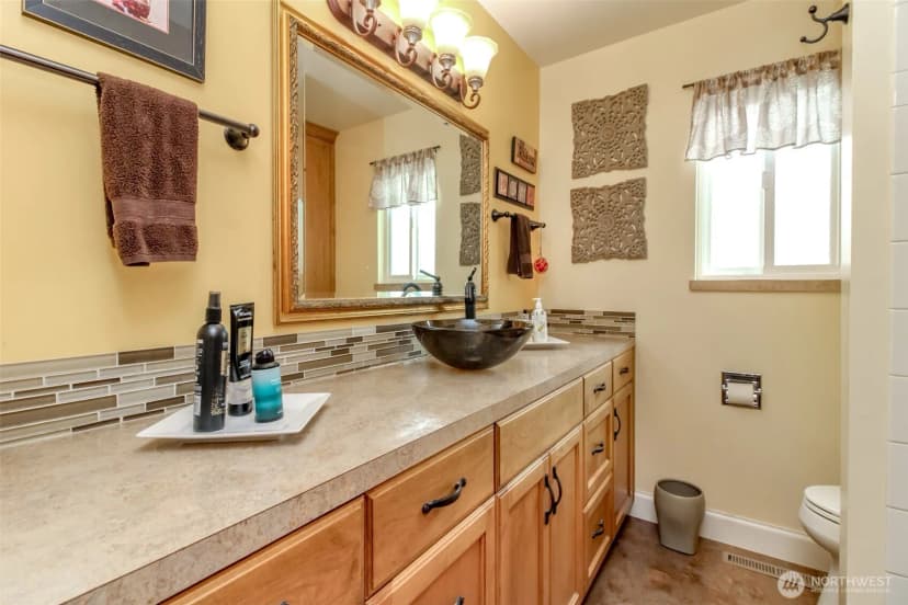Property photo for 953 S Mountain View Avenue, Tacoma photo 23