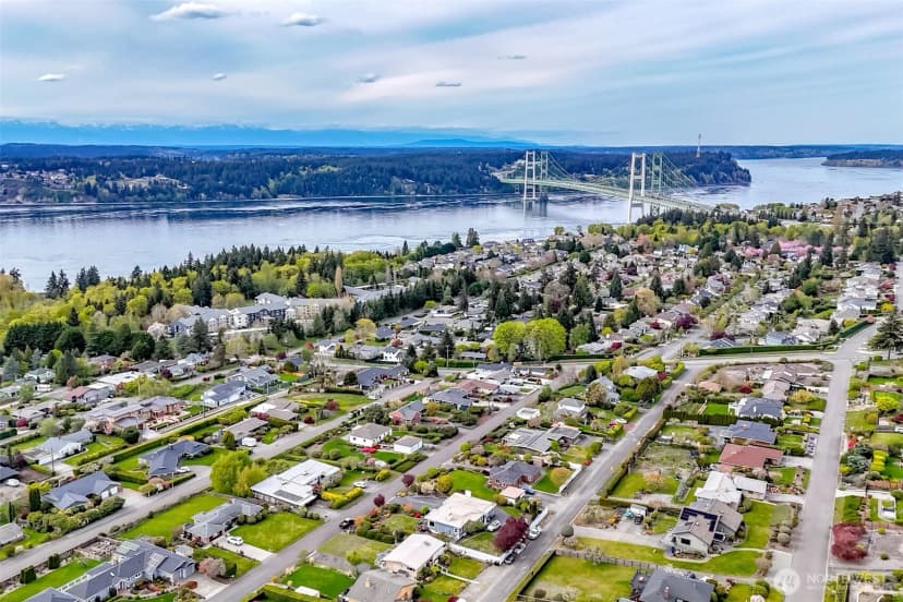 Property photo for 953 S Mountain View Avenue, Tacoma photo 6