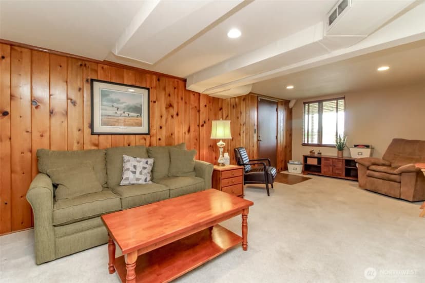 Property photo for 953 S Mountain View Avenue, Tacoma photo 31