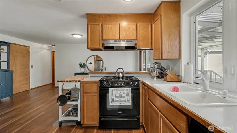 Property photo for 16302 230th Avenue Se, Maple Valley photo 17