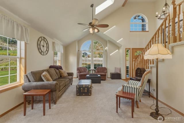 Property photo for 440 N Maple Hill Road, Kelso photo 4