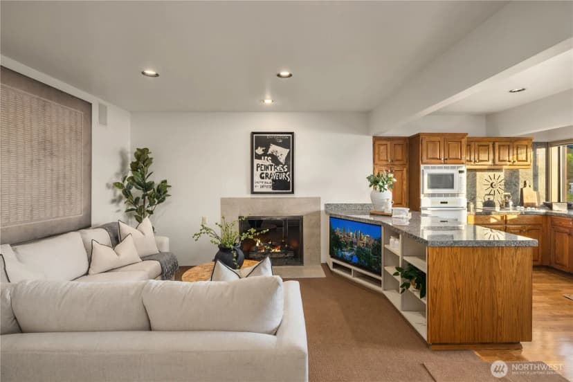 Property photo for 9903 Lake Washington Boulevard Ne #201, Bellevue photo 12