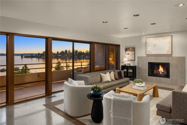 Property photo for 9903 Lake Washington Boulevard Ne #201, Bellevue photo 2