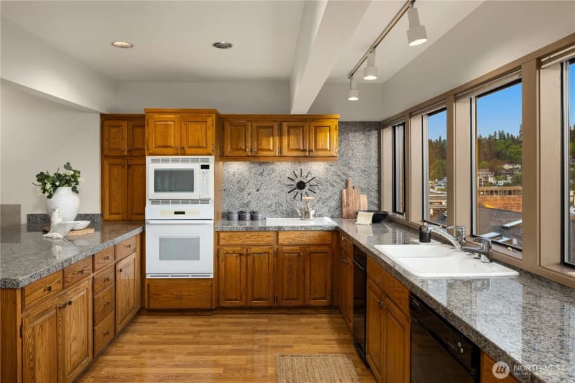 Property photo for 9903 Lake Washington Boulevard Ne #201, Bellevue photo 16