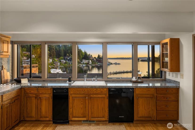 Property photo for 9903 Lake Washington Boulevard Ne #201, Bellevue photo 14