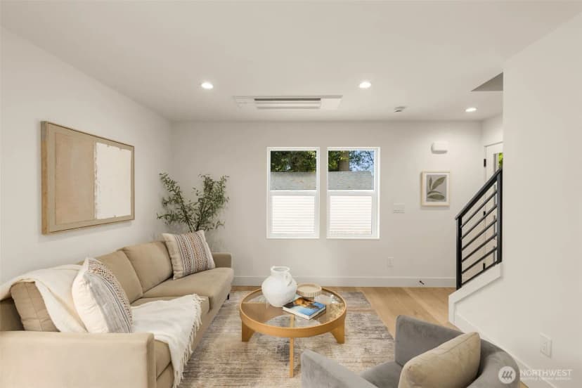 Property photo for 8109 34th Avenue Sw #b, Seattle photo 10