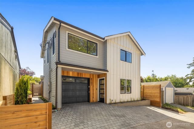 Property photo for 8109 34th Avenue Sw #b, Seattle photo 3