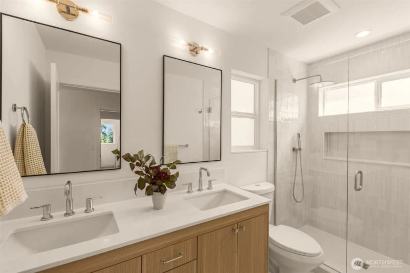 Property photo for 8109 34th Avenue Sw #b, Seattle photo 25