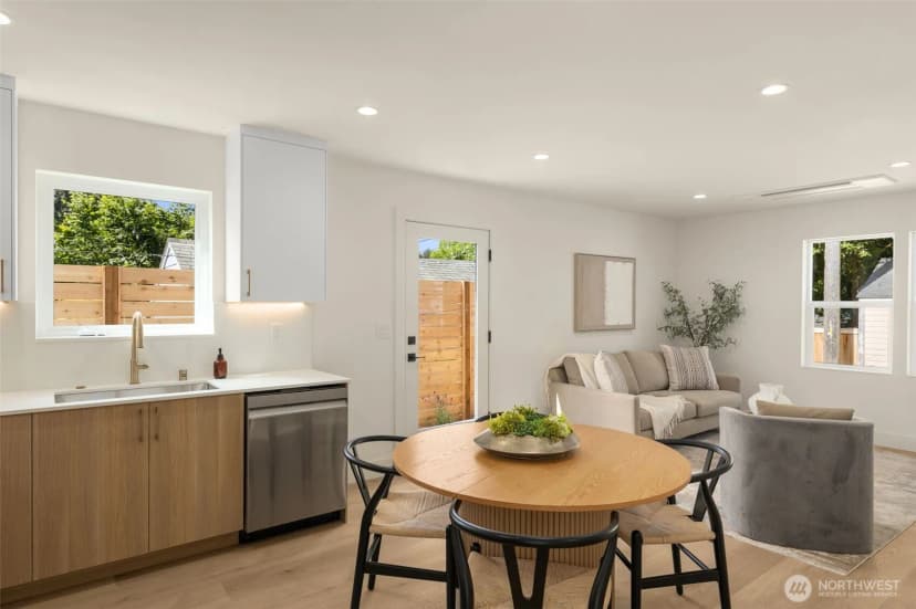 Property photo for 8109 34th Avenue Sw #b, Seattle photo 15