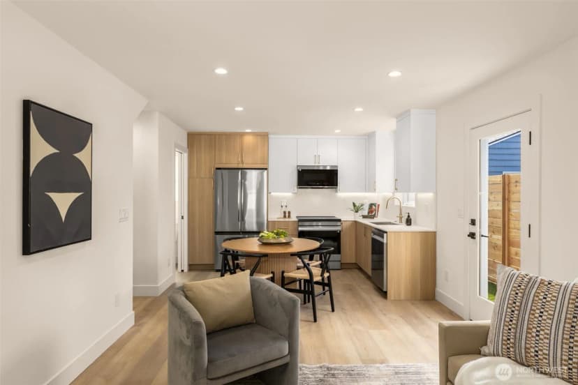 Property photo for 8109 34th Avenue Sw #b, Seattle photo 6