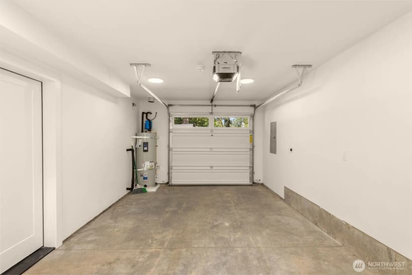 Property photo for 8109 34th Avenue Sw #b, Seattle photo 19