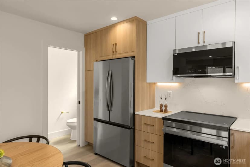 Property photo for 8109 34th Avenue Sw #b, Seattle photo 17