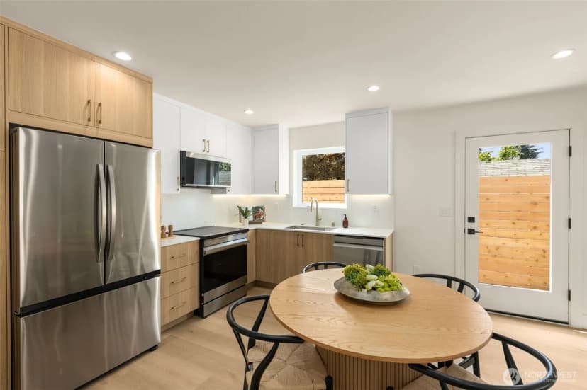 Property photo for 8109 34th Avenue Sw #b, Seattle photo 14