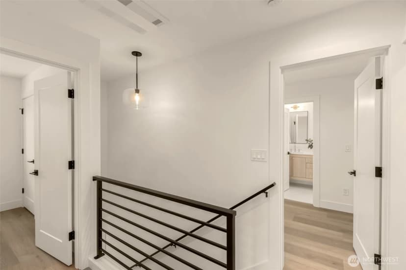 Property photo for 8109 34th Avenue Sw #b, Seattle photo 20
