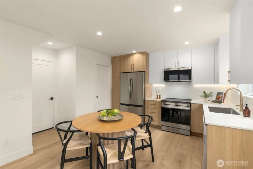Property photo for 8109 34th Avenue Sw #b, Seattle photo 11