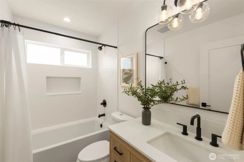 Property photo for 8109 34th Avenue Sw #b, Seattle photo 27