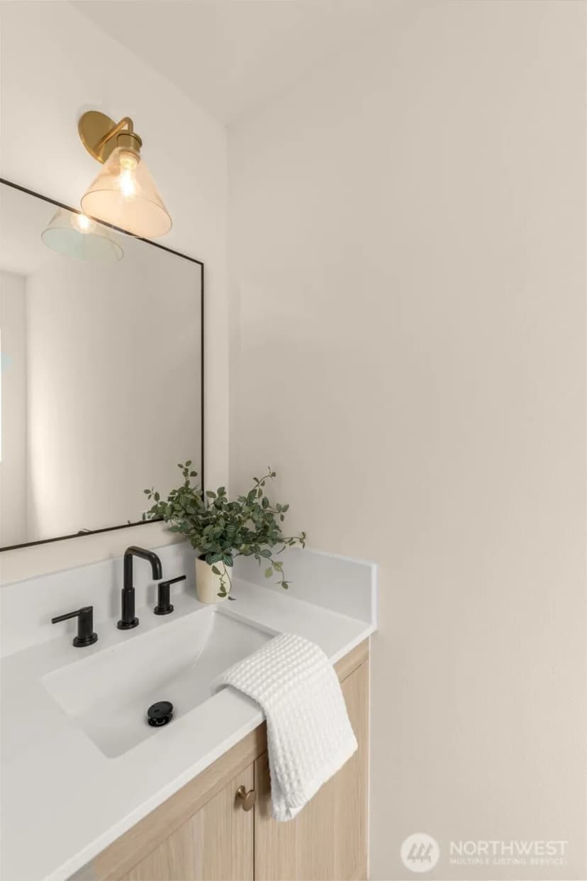 Property photo for 8109 34th Avenue Sw #b, Seattle photo 18