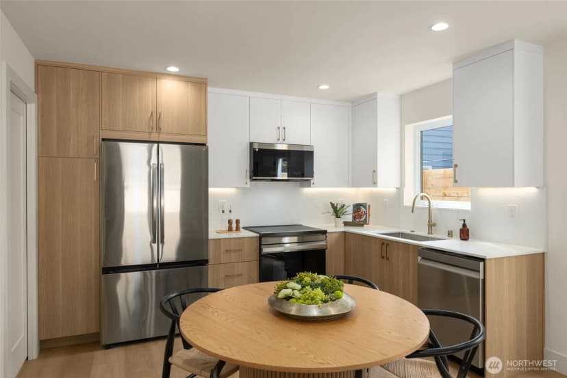 Property photo for 8109 34th Avenue Sw #b, Seattle photo 13