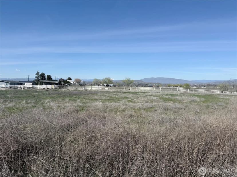 Property photo for 341 Wilson Road, Selah photo 15