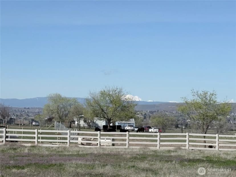 Property photo for 341 Wilson Road, Selah photo 10