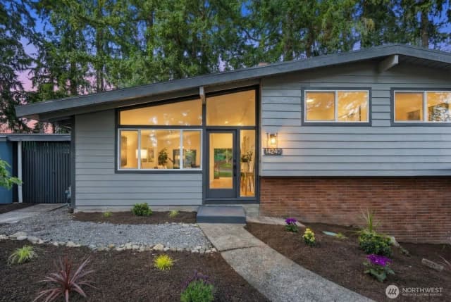 Property photo for 14240 Lake Hills Boulevard, Bellevue photo 2