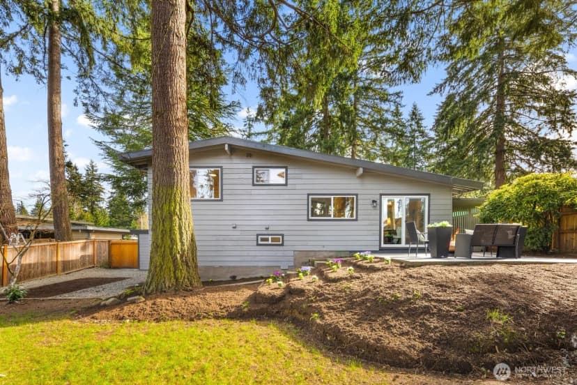 Property photo for 14240 Lake Hills Boulevard, Bellevue photo 32