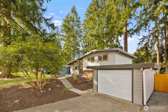 Property photo for 14240 Lake Hills Boulevard, Bellevue photo 4