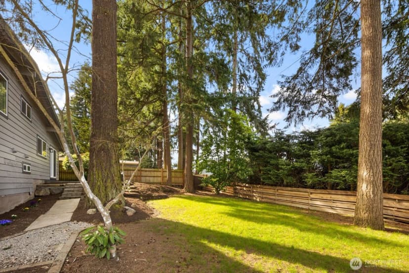 Property photo for 14240 Lake Hills Boulevard, Bellevue photo 35