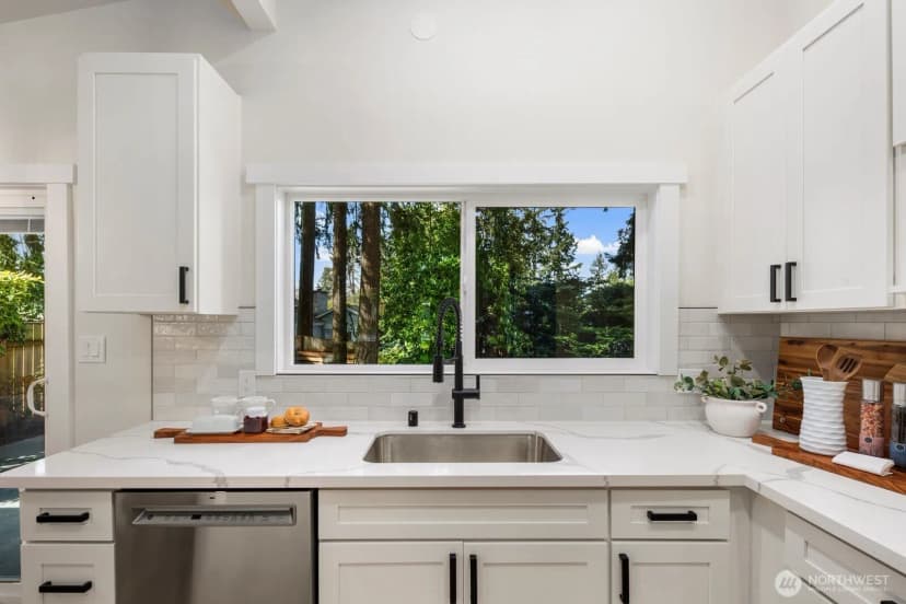 Property photo for 14240 Lake Hills Boulevard, Bellevue photo 16