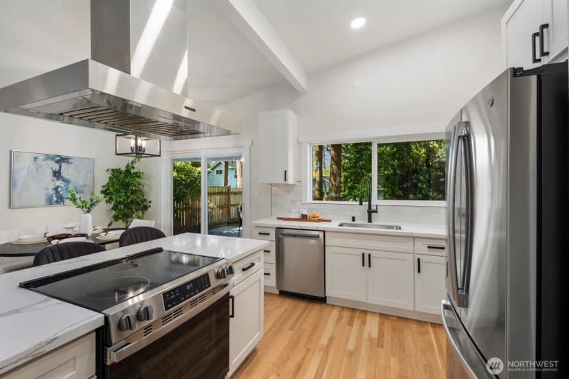 Property photo for 14240 Lake Hills Boulevard, Bellevue photo 17