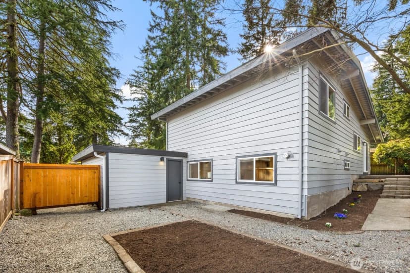 Property photo for 14240 Lake Hills Boulevard, Bellevue photo 34