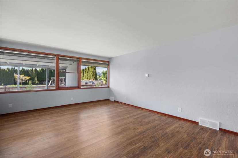 Property photo for 15108 74th Street E, Sumner photo 4