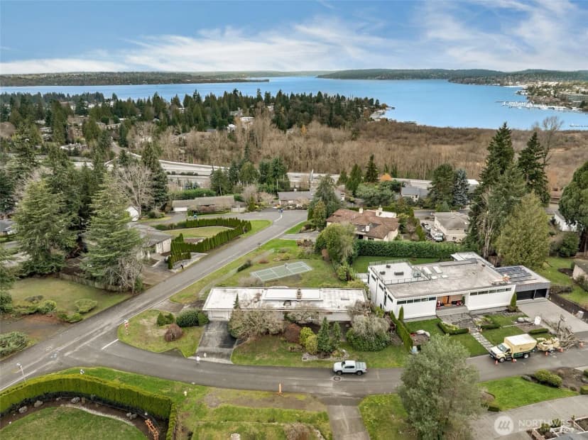 Property photo for 9808 Ne 33rd Street, Bellevue photo 6