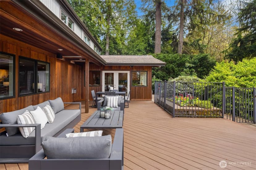 Property photo for 25137 Se Mirrormont Place, Issaquah photo 32