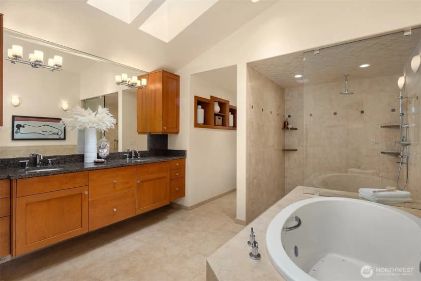 Property photo for 25137 Se Mirrormont Place, Issaquah photo 25