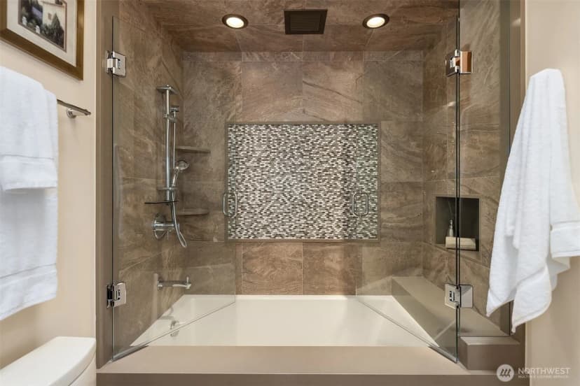 Property photo for 25137 Se Mirrormont Place, Issaquah photo 28
