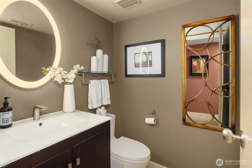 Property photo for 25137 Se Mirrormont Place, Issaquah photo 19