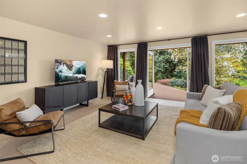 Property photo for 25137 Se Mirrormont Place, Issaquah photo 17