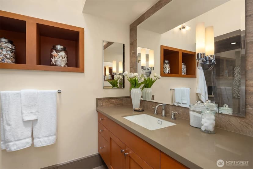 Property photo for 25137 Se Mirrormont Place, Issaquah photo 29