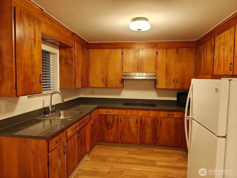 Property photo for 11521 26th Avenue Ne, Seattle photo 14