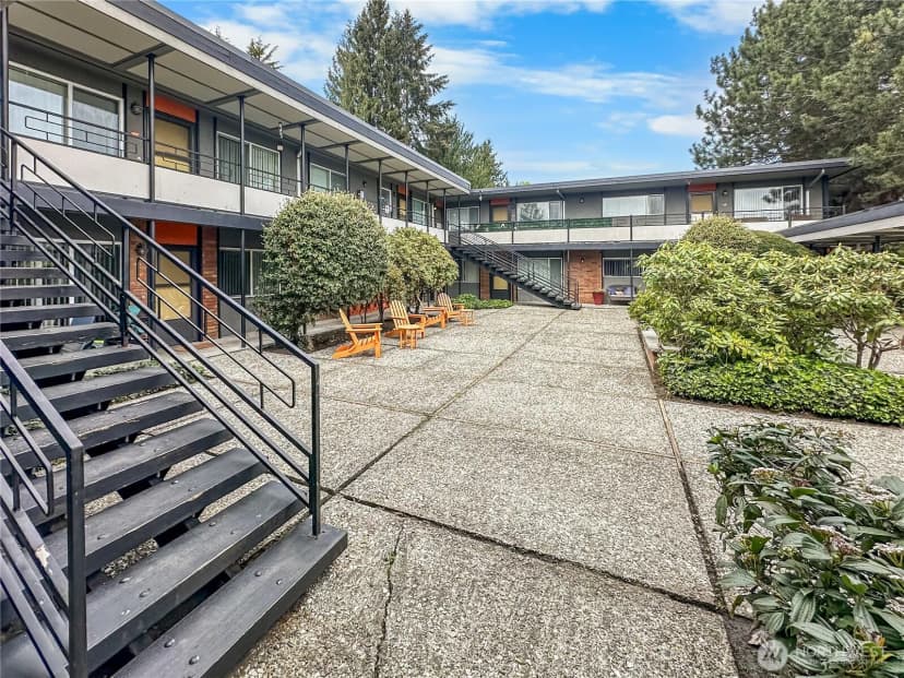 Property photo for 11521 26th Avenue Ne, Seattle photo 6